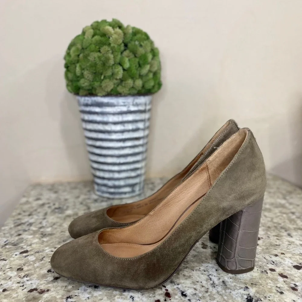 Coach Olive Green Suede Block Heel Pumps Croc‎ Embossed Heel Womens 8 B
